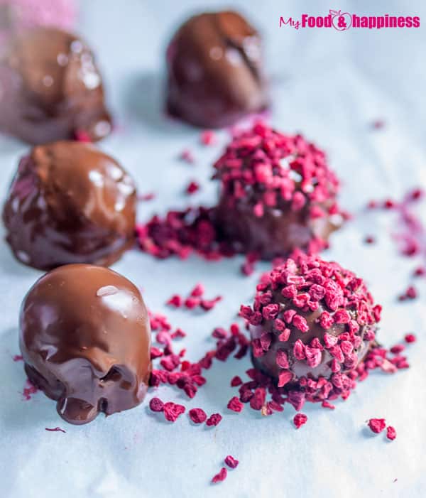 No-Bake Raspberry Chocolate Truffles | 27+ Chocolate Valentine's Desserts