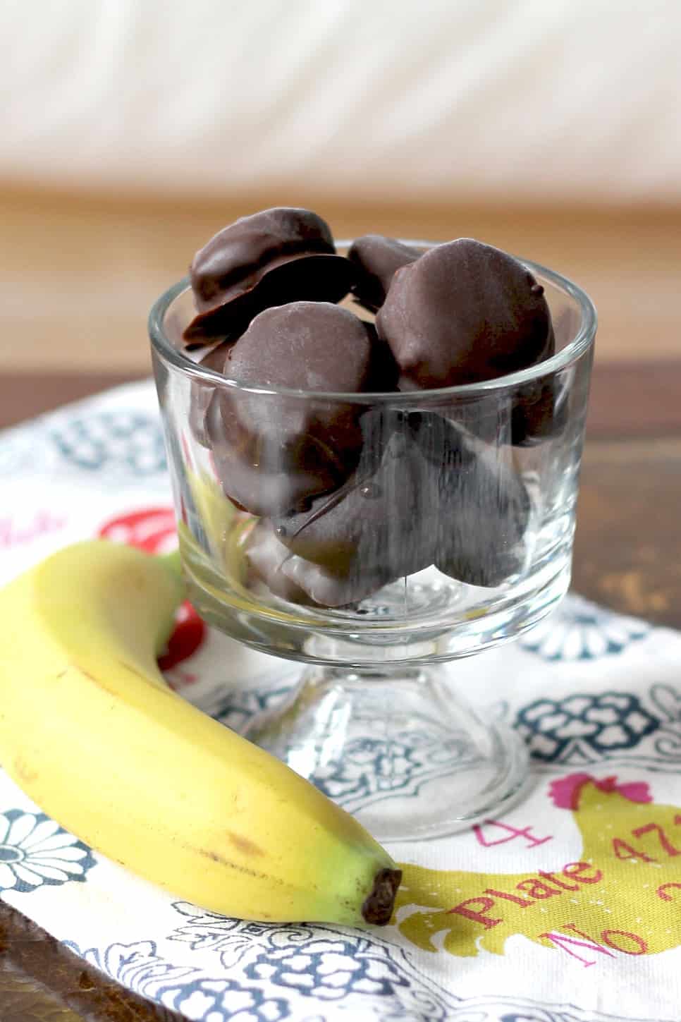 Dark Chocolate Peanut Butter Banana Bites | 21+ 5-Ingredients or Less Desserts