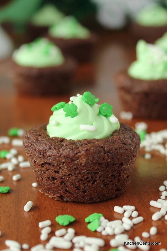 Easy Mint Mousse Brownie Cups | Kitchen Cents