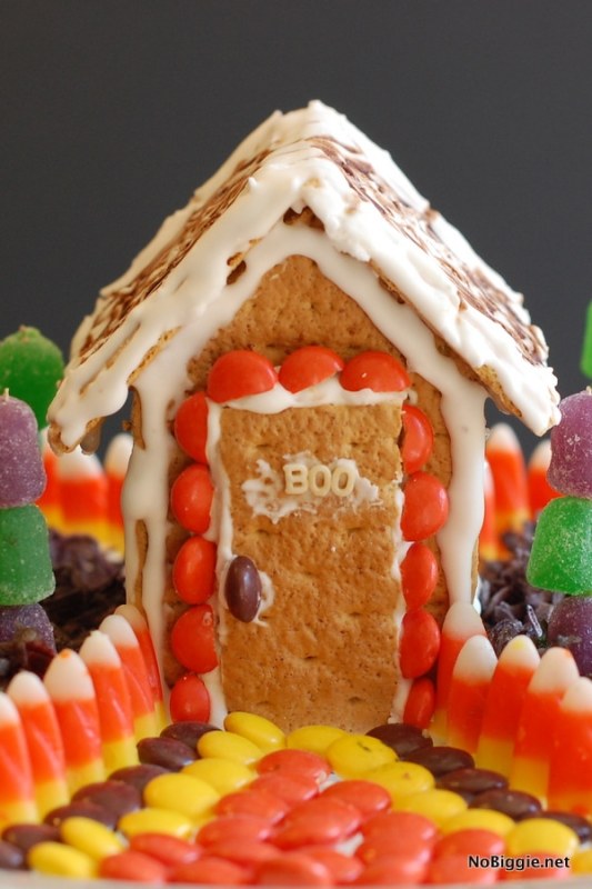Halloween Candy Houses | 25+ Halloween Treats Kids will Love