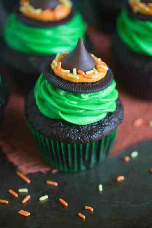 Witches Hat Cupcakes | 25+ Halloween Treats Kids will Love