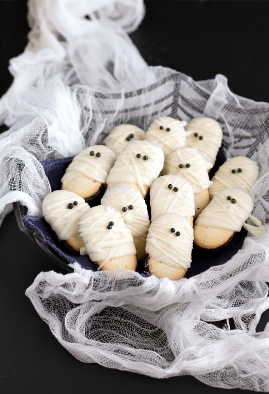 Mummy Milanos | 21+ Easy No Bake Halloween Treats | Kitchen Cents
