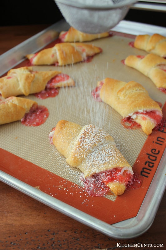 Yummy 3-ingredient Sweet Strawberry Cream Cheese Croissants | KitchenCents.com