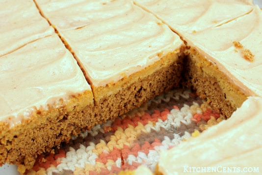 The layers of this Easy Spiced Pumpkin Cheesecake Bars perfect fall dessert recipe | Kitchen Cents