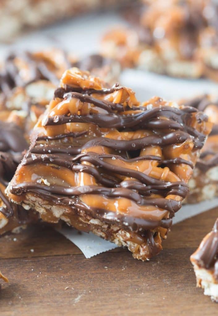Salted Chocolate and Caramel Pretzel Bars | 21+ 5-Ingredients or Less Desserts