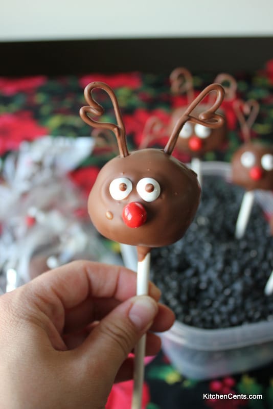 4-Ingredient Red-Nose Reindeer Cake Pops | Kitchen Cents