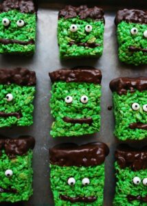 Frankenstein Krispies | 21+ Easy No Bake Halloween Treats | Kitchen Cents
