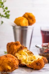 Fried Mac and Cheese Balls | 29+ Delicious Superbowl Party Foods