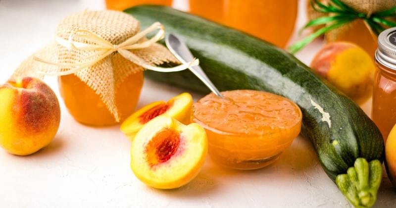 HOT REGRESSIVE CUISINE 🧈 on Instagram: Easy peach zucchini