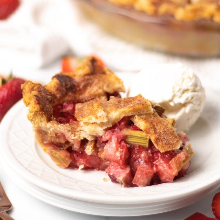 Feature Homemade Rhubarb Pie | Kitchen Cents
