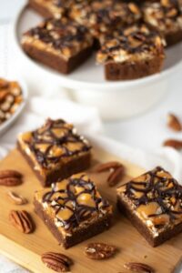 Easy Caramel Pecan Brownies perfect for a crowd Potluck food | Kitchen Cents