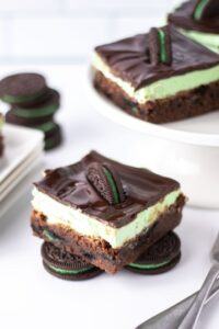 Mint Oreo Brownies for a Crowd | Kitchen Cents