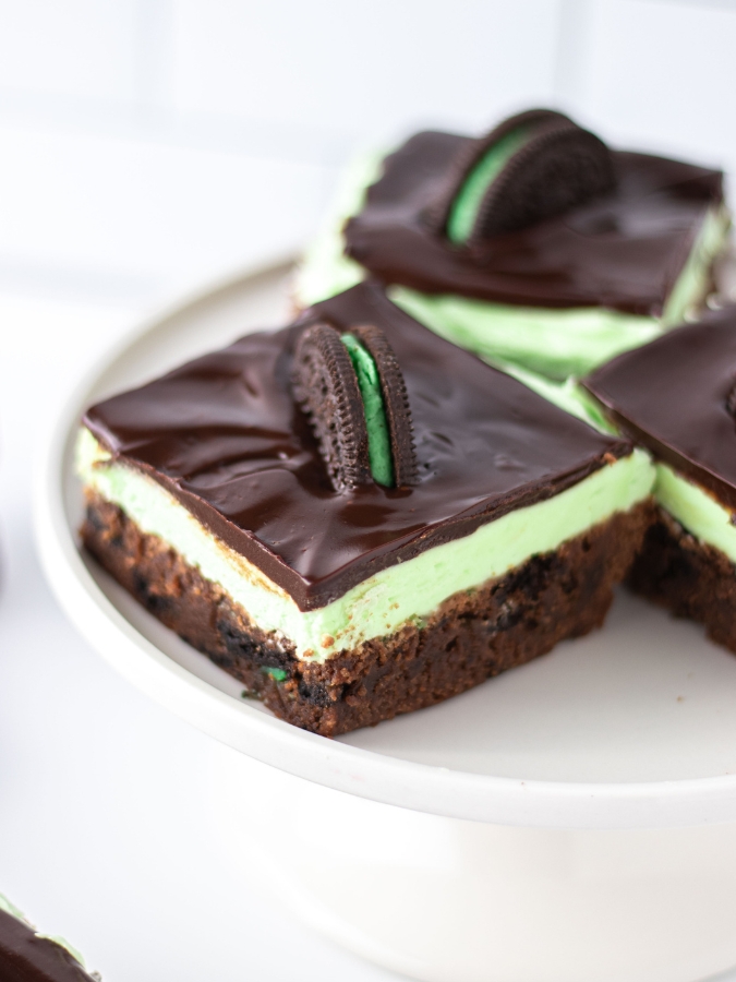 Potluck Mint Brownies with Oreos