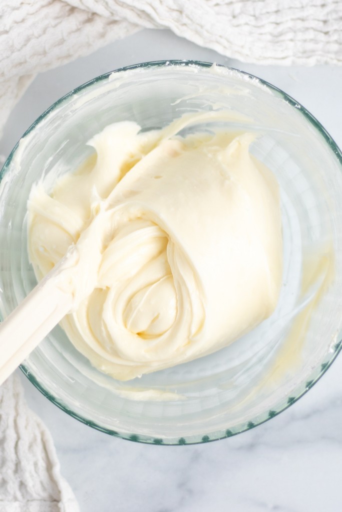 Frosting made with cream cheese and ready in 5 minutes