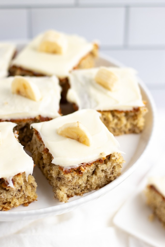 Easy Banana Cake with cream cheese frosting