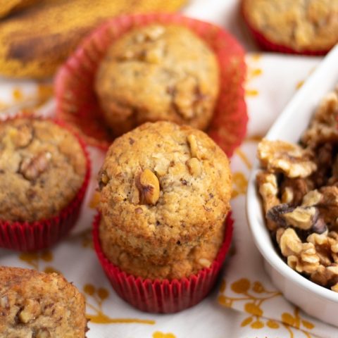 Banana nut muffins for healthy diet