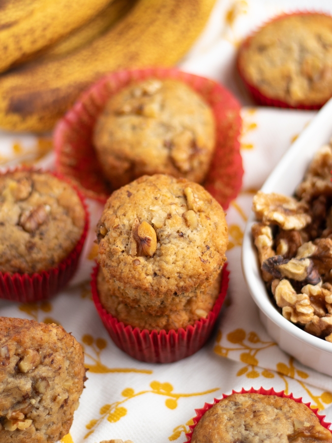 Banana nut muffins for healthy diet